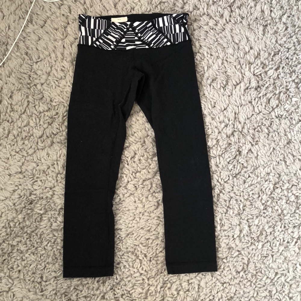 Lululemon wunder under crop leggings size 4